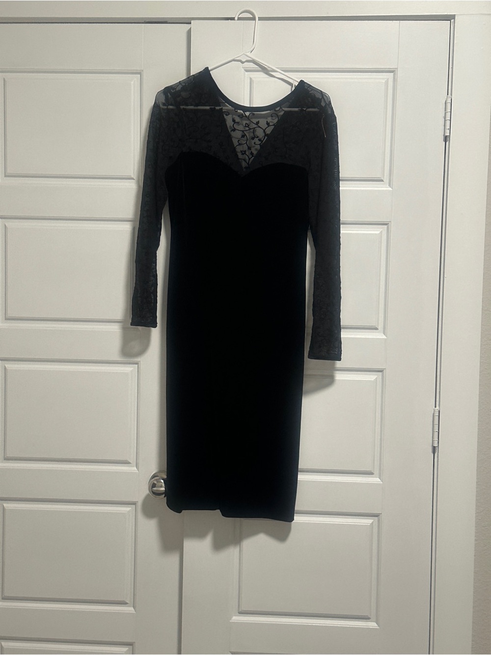Robbie Bee Black Velvet Lace-Inset Long Sleeve Midi Dress